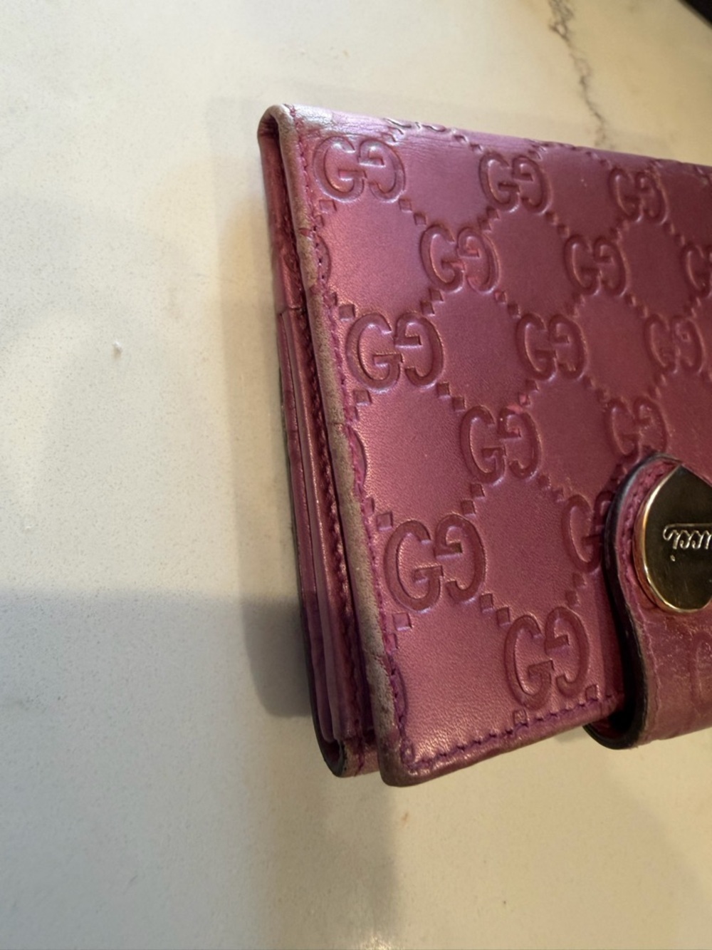 Gucci Purple-Pink Embossed GG Heart Snap Card Holder - Picture 6 of 8